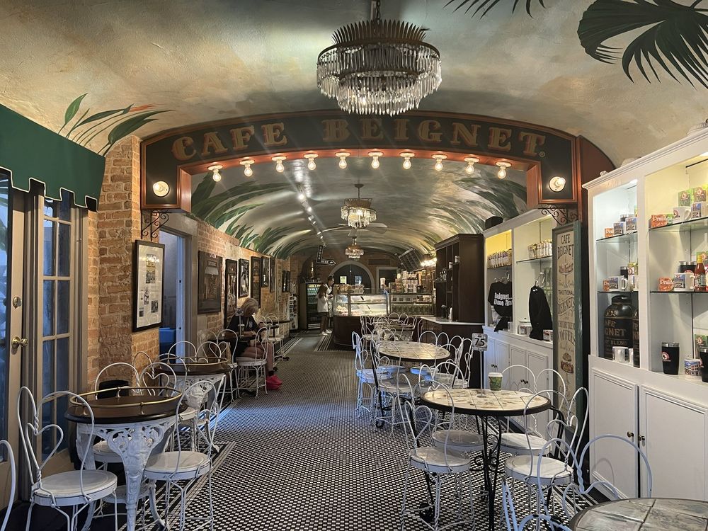 Cafe Beignet, Royal Street