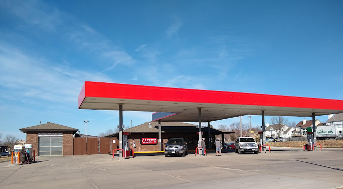 Casey's - 15611 Harrison St