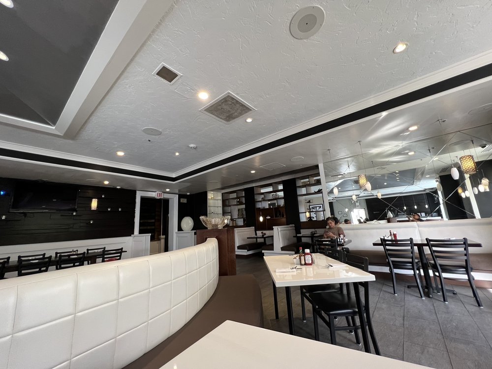 Hangar Bar and Grill