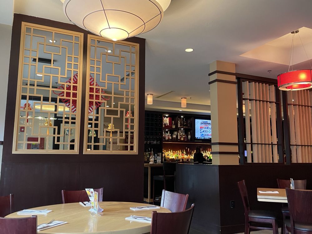 Jin's Fine Asian Cuisine & Sushi Bar