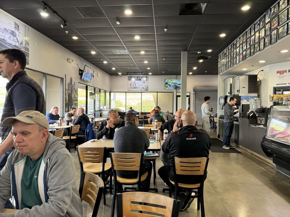 Kinder’s Meats Deli BBQ