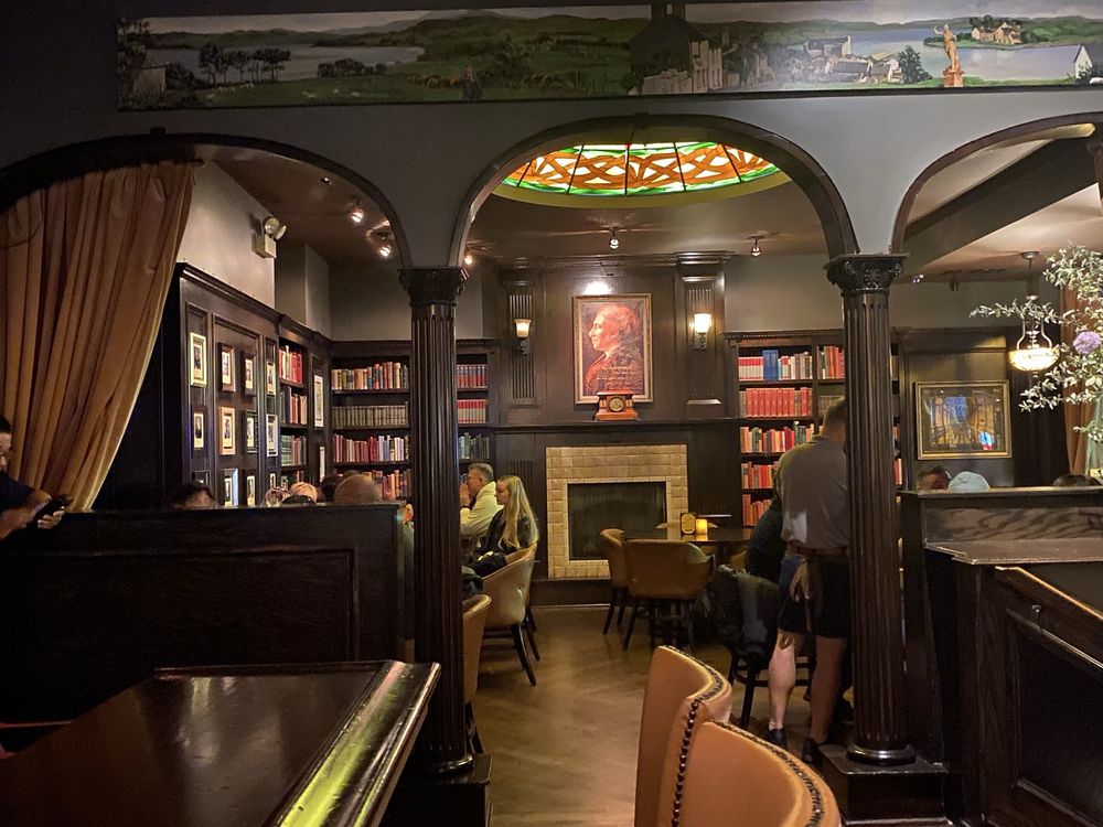 Lady Gregory's Irish Bar & Restaurant