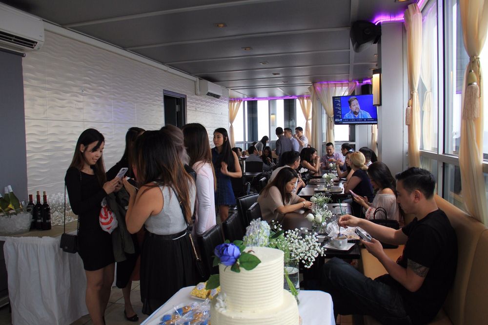 LUNA Asian Bistro & Lounge