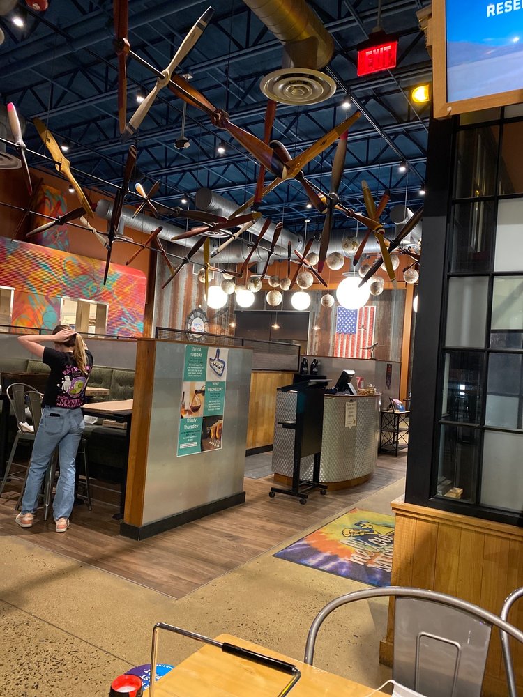 Mellow Mushroom Chantilly