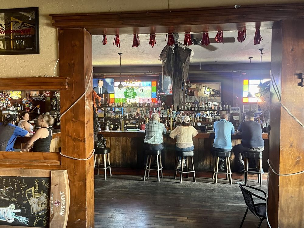 Newell’s Cocktail Lounge