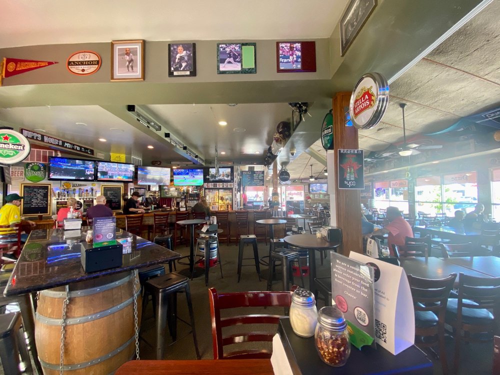 Pinky’s Pizza & Pub