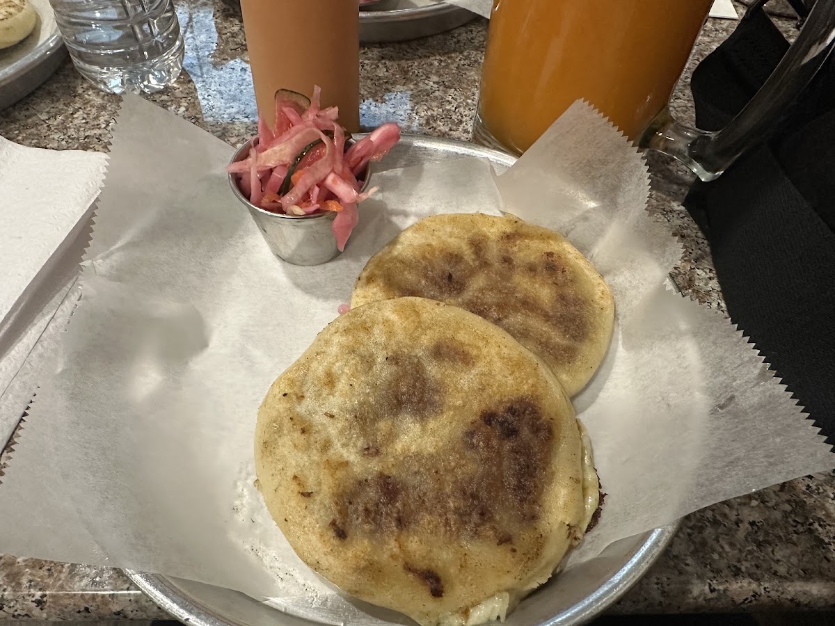 Ricas Pupusas & Mas
