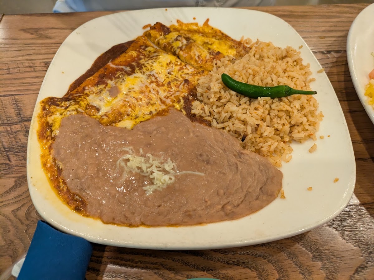 Serranos Cocina Y Cantina