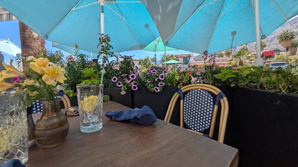 The Front Porch - Palm Springs